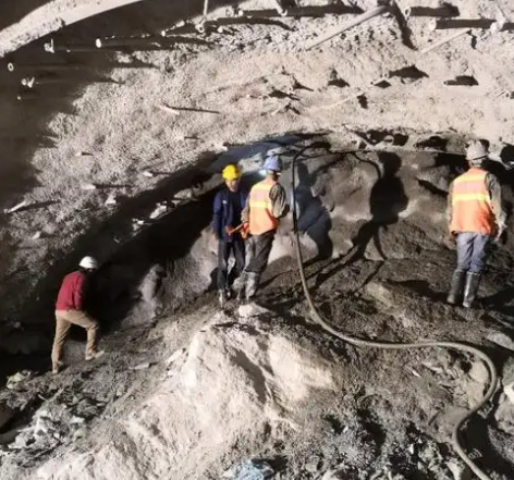 南宁拱顶带模注浆料的施工流程及注意事项